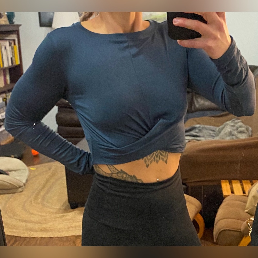 NWT Kyodan navy crop top.